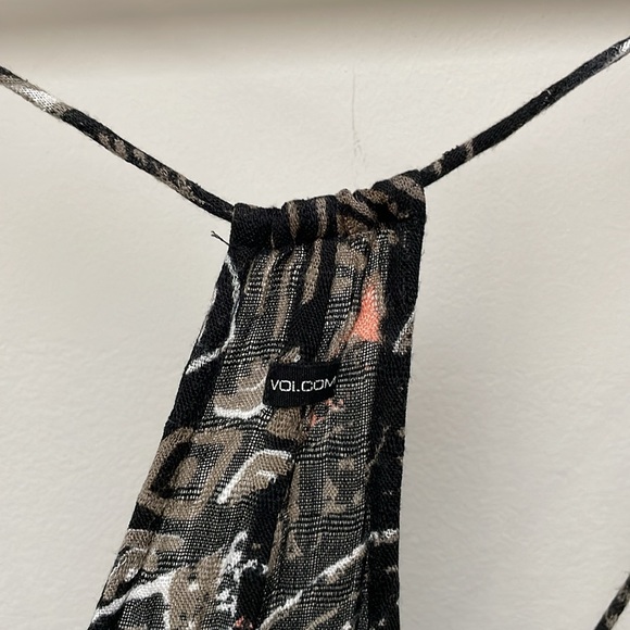 🌷5/$20🌷 Volcom Beach Cover-up - Picture 5 of 9